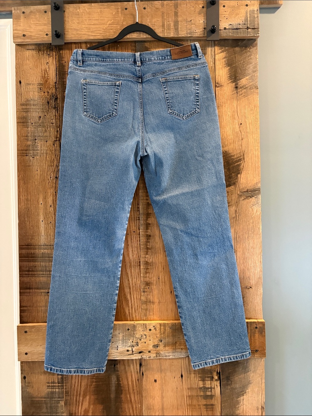$5/25 Jones New York Straight-Leg Jeans in Medium Blue Wash - Picture 3 of 4